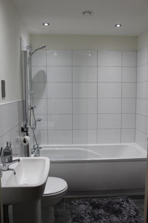 Luxury Serviced Apartment *